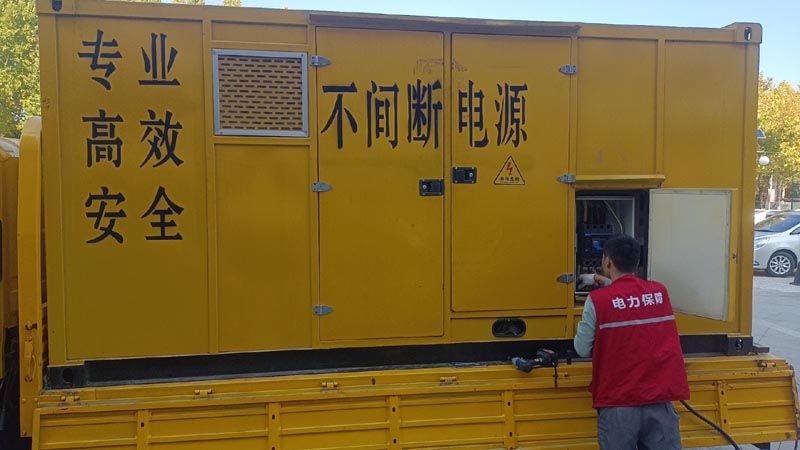 太湖柴油发电机组和UPS电源配合使用时，如何避免切换过程中的电力中断？